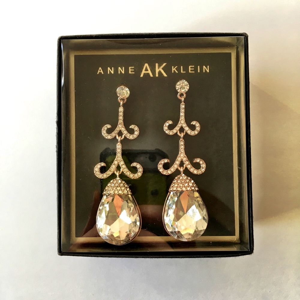 ANNE KLEIN MASSIVE EARRINGS